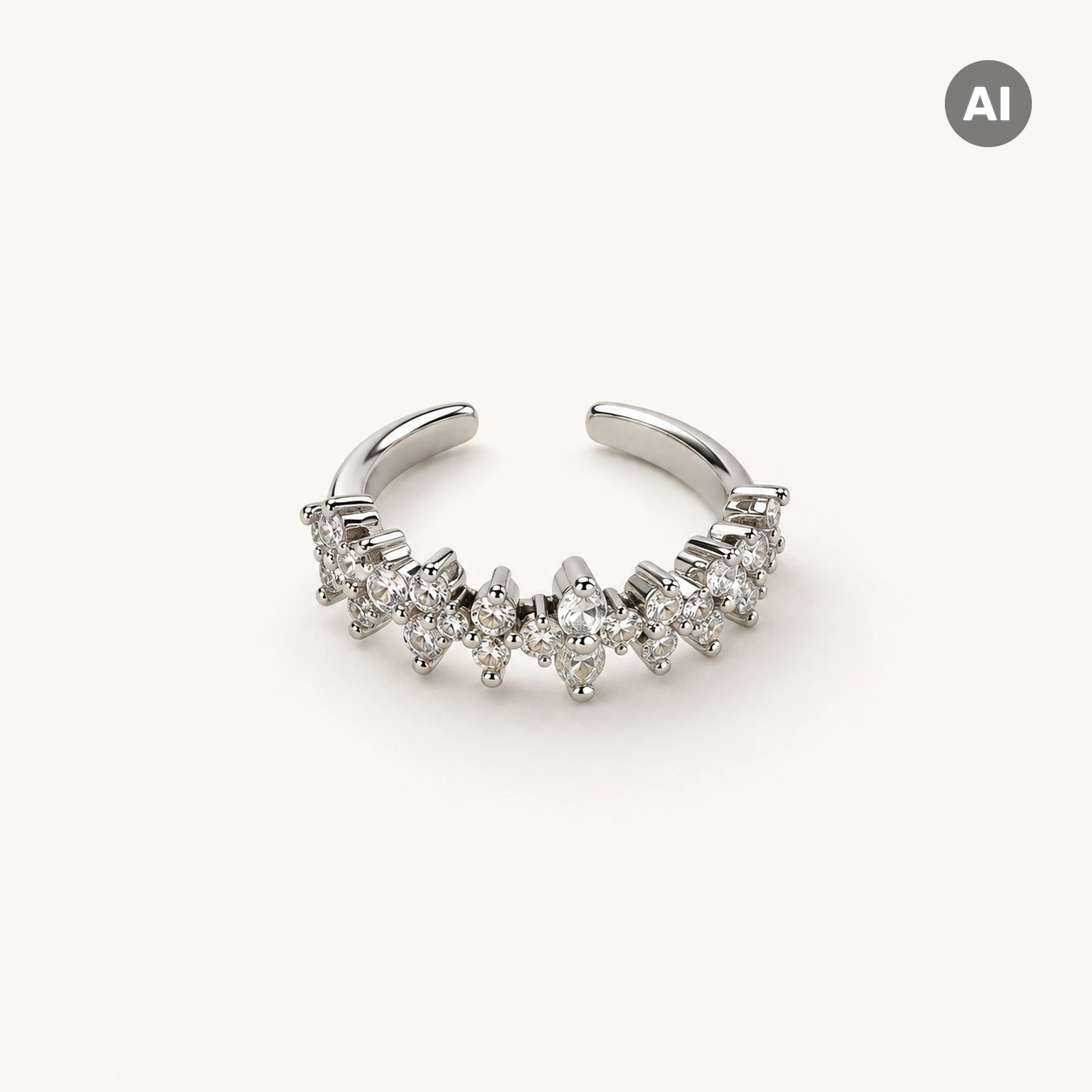 Ear Cuff mit klarem Cluster-Besatz und offenen Enden, silberfarben