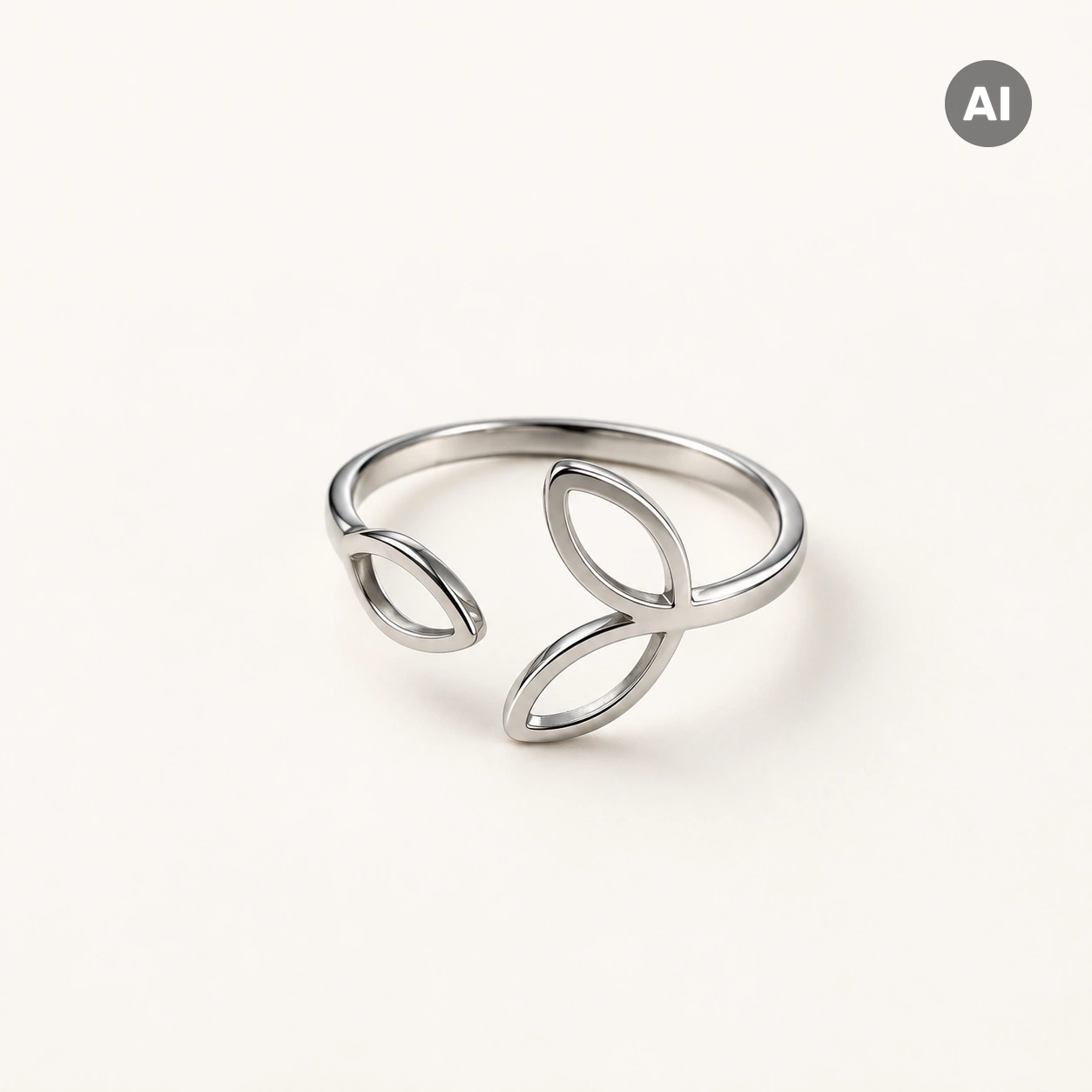 Ring mit offenem Profil und drei Blatt-Elementen, silberfarben