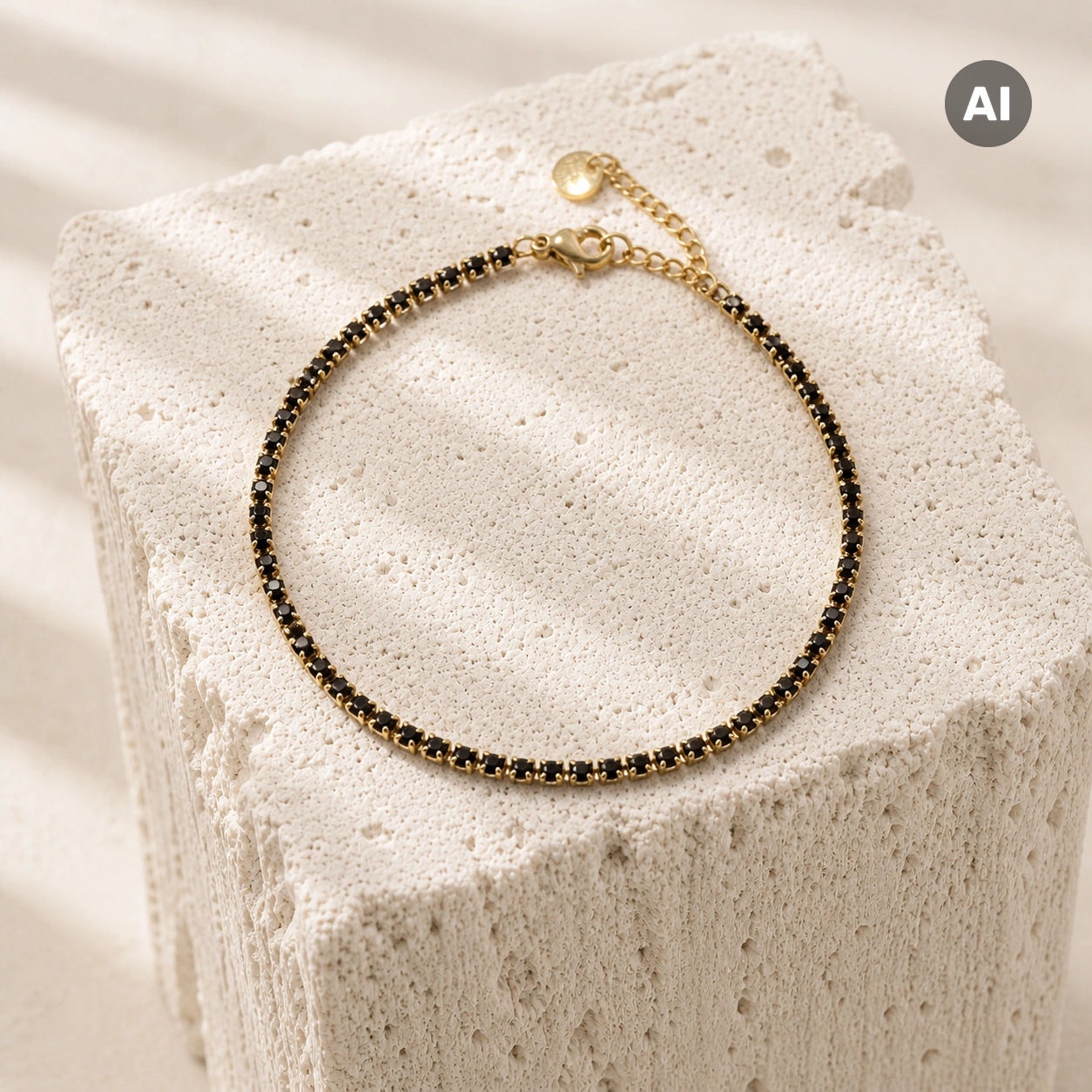 Armband mit schwarzem Zirkonia-Besatz, goldfarben