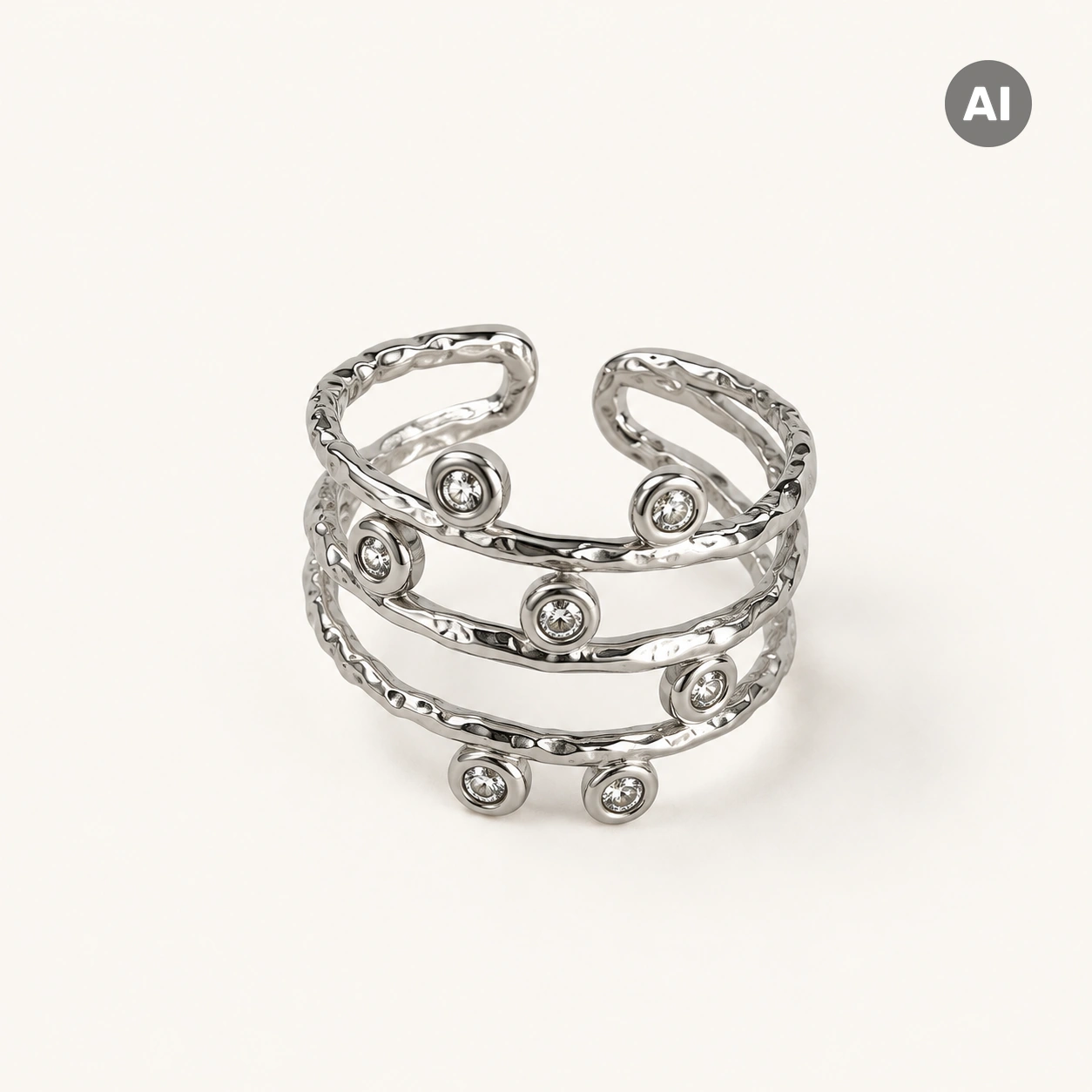 Ring mit offenem mehrreihigem Profil und Hammerschlag, silberfarben