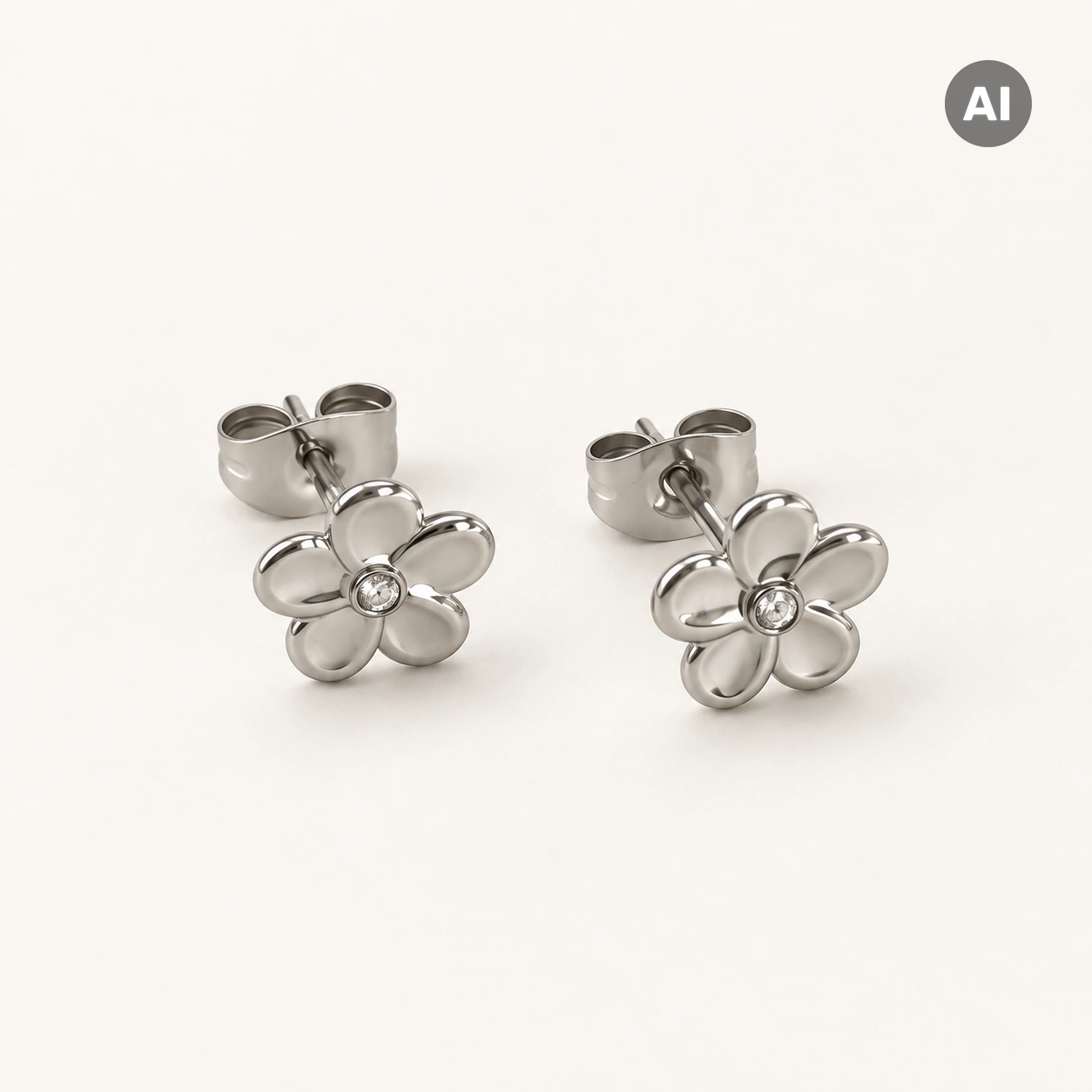 Ohrstecker mit gewölbter Blüte und Zarge, silberfarben