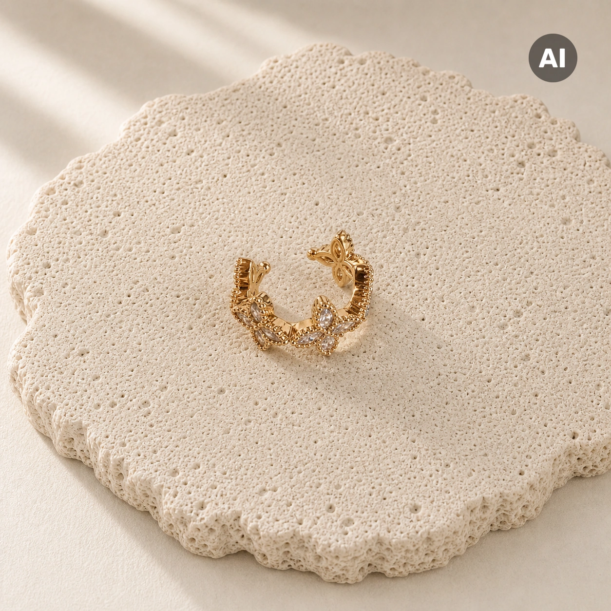 Ear Cuff mit Marquise-Zirkonia, goldfarben