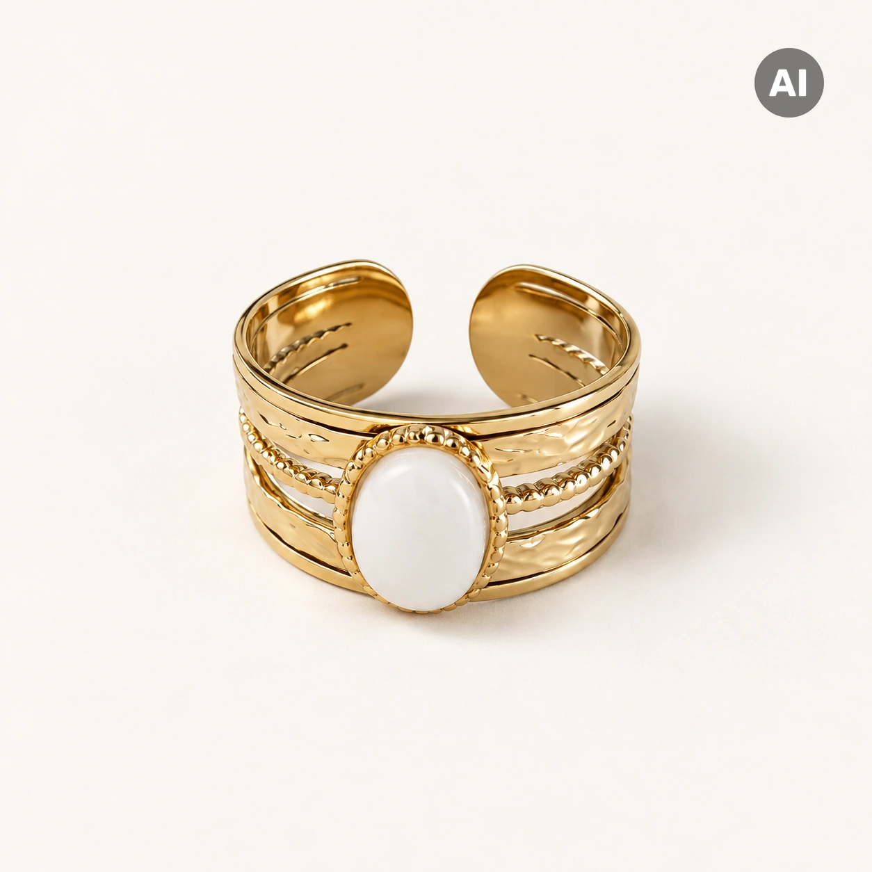 Ring mit Perlmutt-Stein, Kugelrand und Hammerschlag, goldfarben