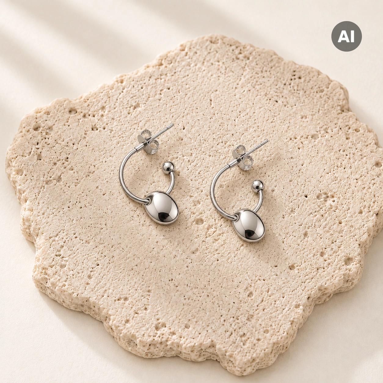 Ohrstecker mit offenem Ring und Plättchen, silberfarben
