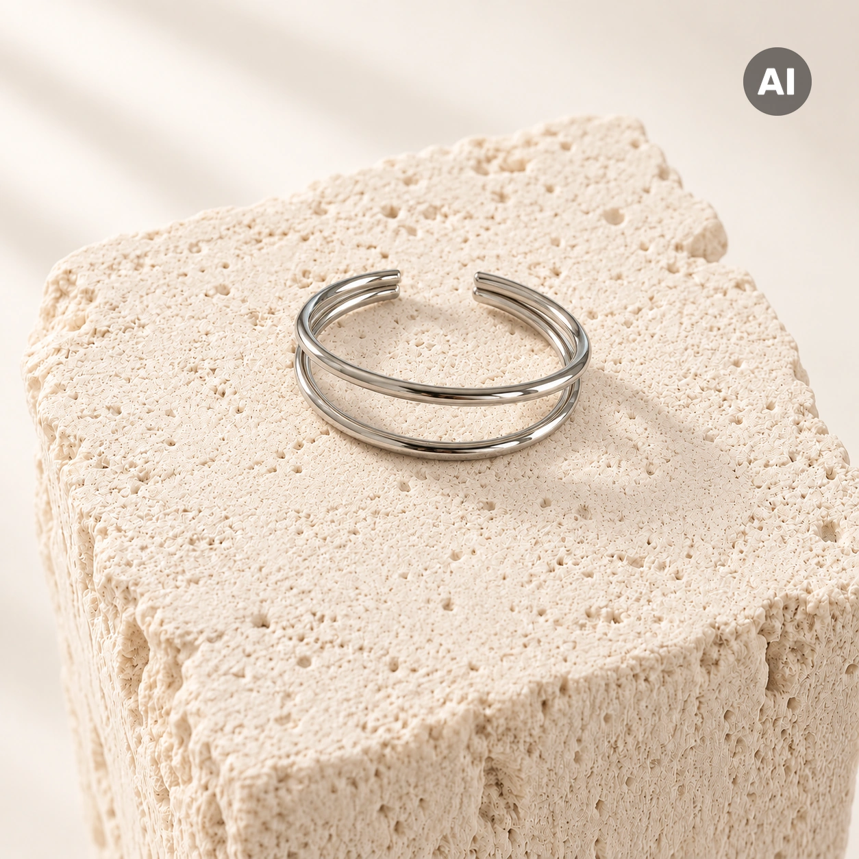 Ring mit offenem zweireihigem Profil, silberfarben