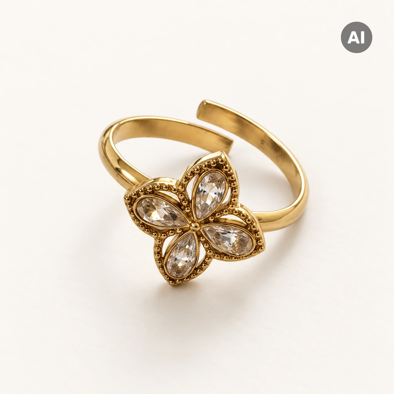 Ring mit offenem Profil und Zirkonia-Kleeblatt, goldfarben