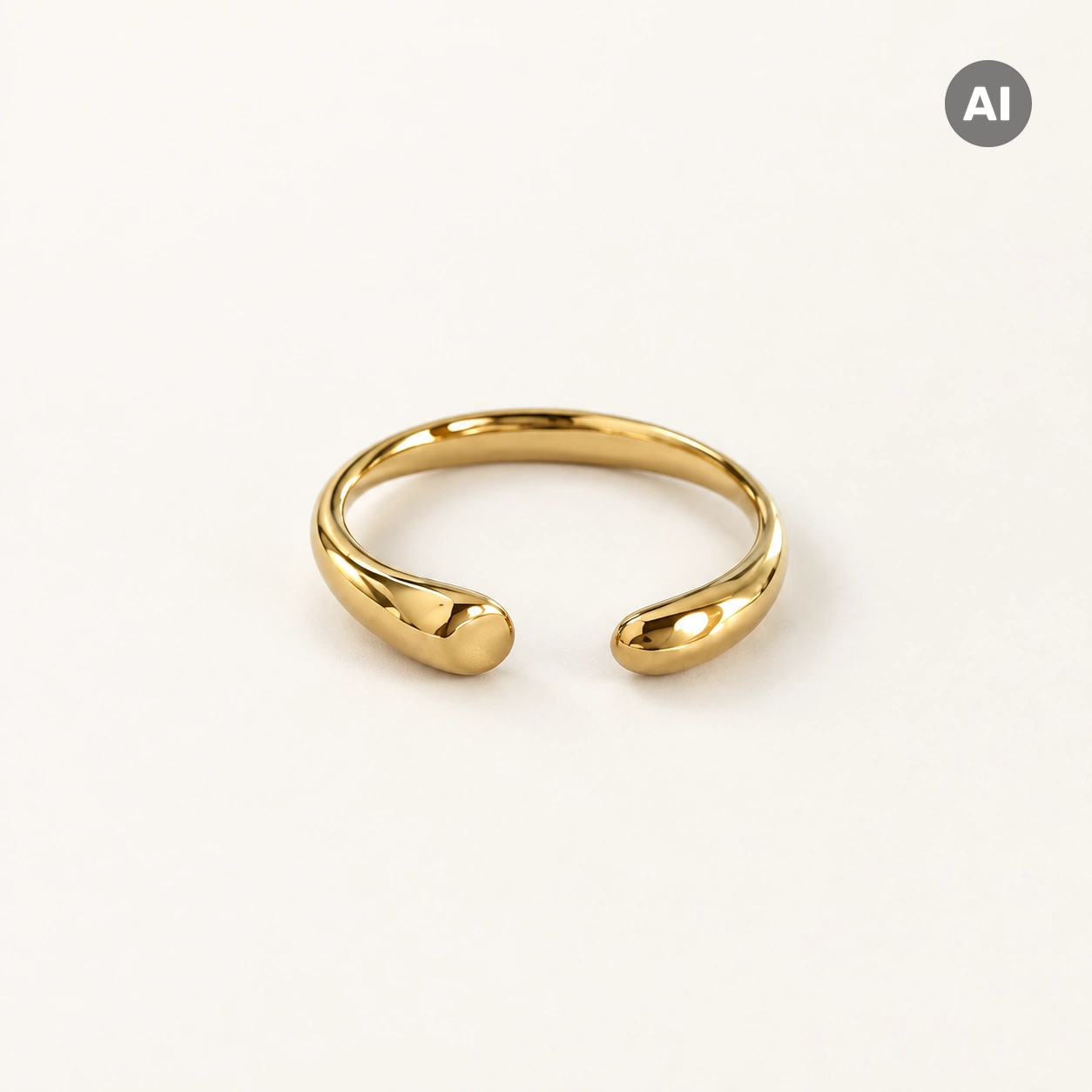 Ring mit offenem gewölbtem Profil und glatten Enden, goldfarben